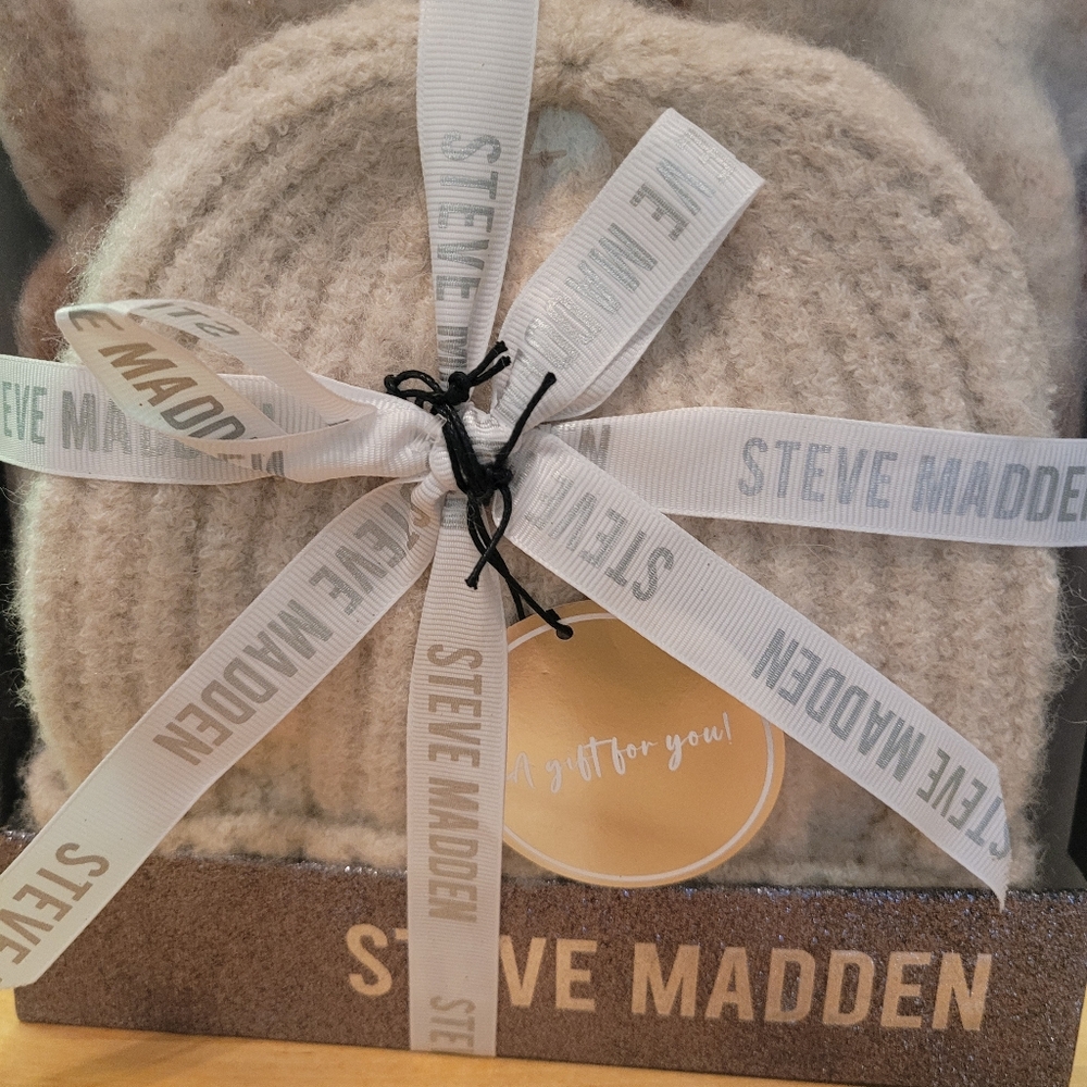 Steve Madden Hat and Scarf